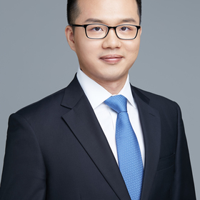 Qianchong Hu’s headshot.