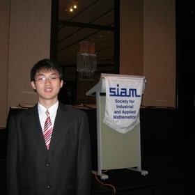 Qipei Mei’s headshot.