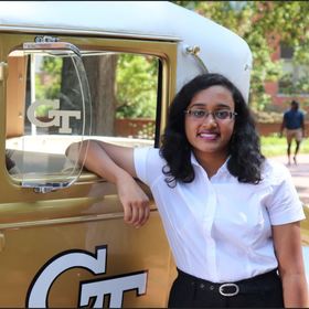 Nishalini Shanmugan’s headshot.