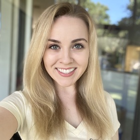 Amanda Healy’s headshot.