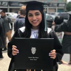 Henna Mian’s headshot.