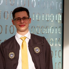 Aaron Wasserman’s headshot.