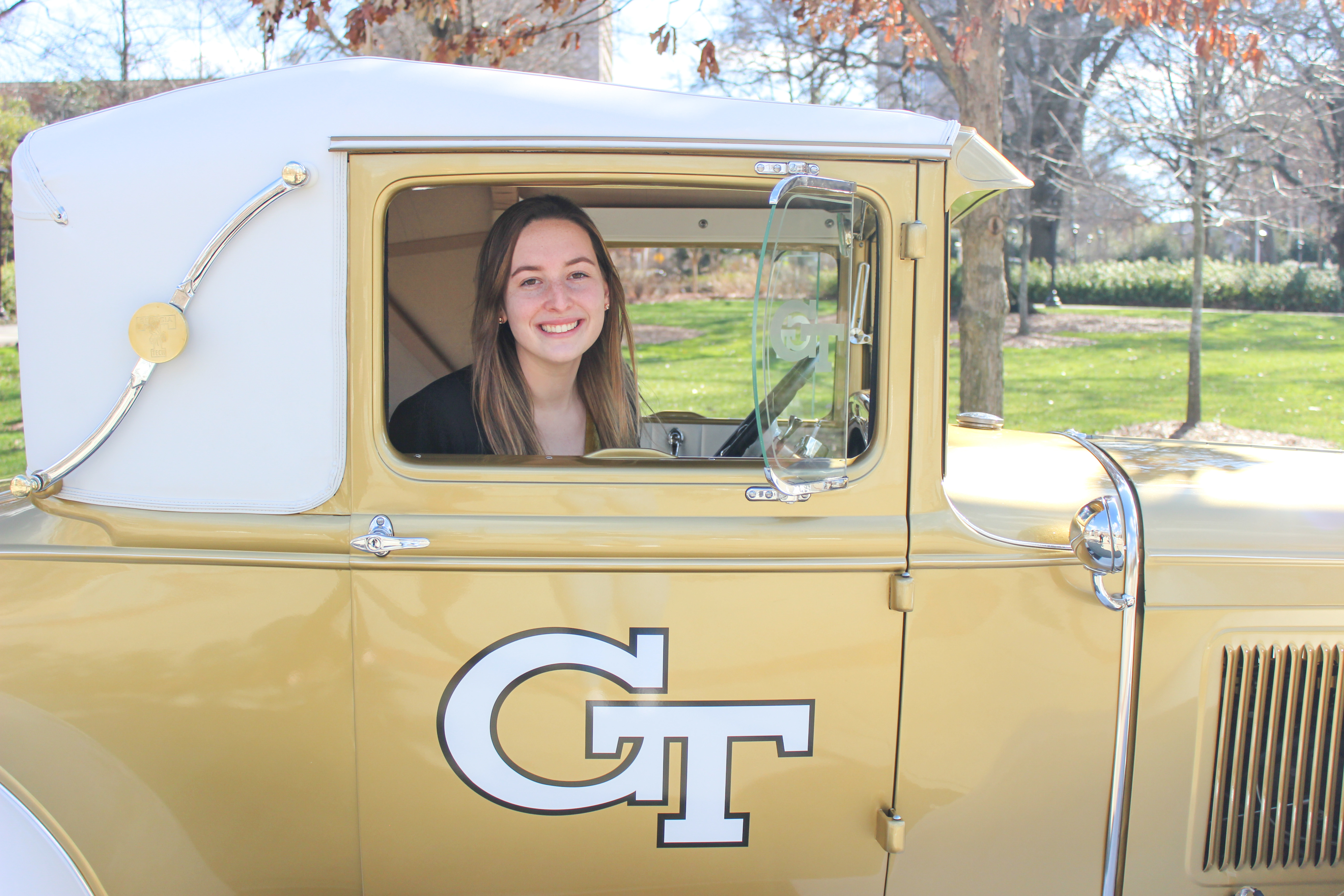 Placeholder headshot for Caroline Orange.