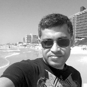 Joy Chakraborty’s headshot.