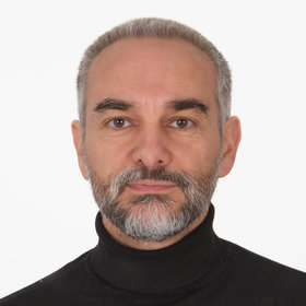 Jose Luis Barros Fernandez’s headshot.