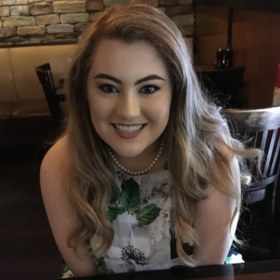 Olivia Amyette’s headshot.