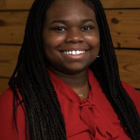 Akilah Wallace’s headshot.