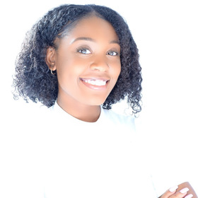 Evanne' Casimir’s headshot.