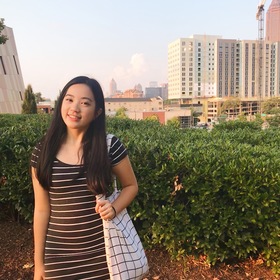 Hoa Nguyen’s headshot.