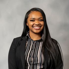 Malaysia Thomas’ headshot.