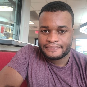 Ololade Akinola’s headshot.