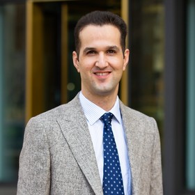 Reza Khodabakhshi’s headshot.