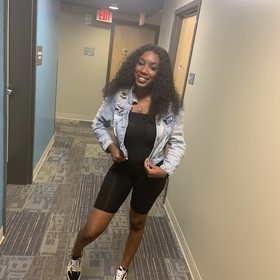 Shante Samuels’ headshot.