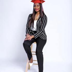 Taylor Duncan’s headshot.