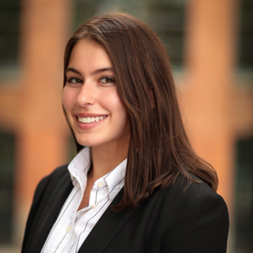 Hanna Manning’s headshot.
