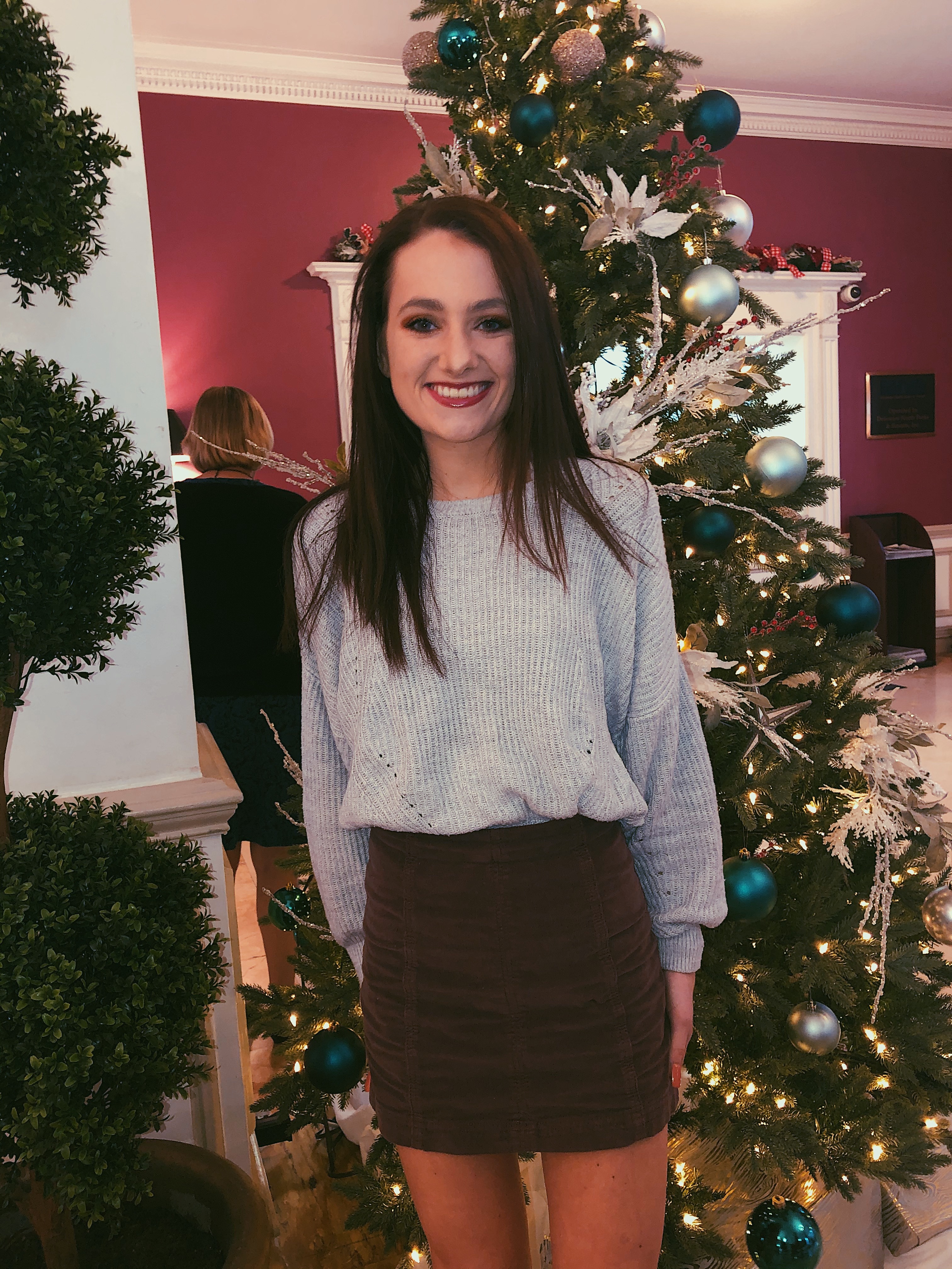 Placeholder headshot for Savannah Linen.