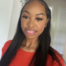 Jennifer Thomas’ headshot.