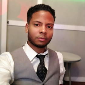 Victor Troncoso’s headshot.