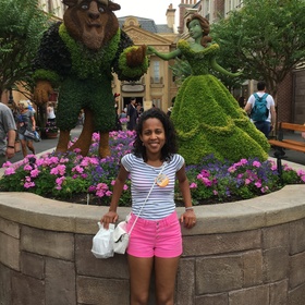 Yanet Lillehei’s headshot.