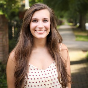 Sara Reeves’ headshot.