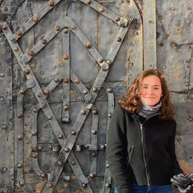 Antonella Amaral’s headshot.