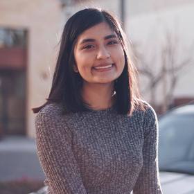 Mira Dhingra’s headshot.