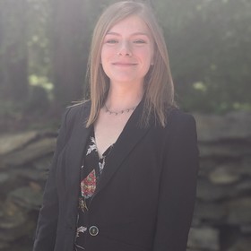 Lilly Schroer’s headshot.