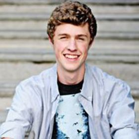 Sean Kaat’s headshot.