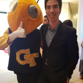 Alexis Navarian’s headshot.