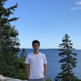 Niranjan Thakurdesai’s headshot.