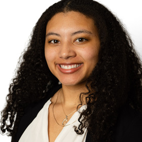 Courtney Curtis’ headshot.