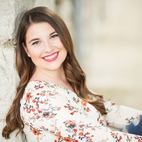 Savannah Garrett’s headshot.