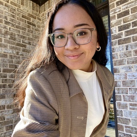 Ariannie delos Reyes’ headshot.