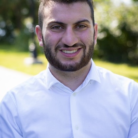 Ethan Mednick’s headshot.