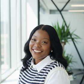 Angel Dahn’s headshot.