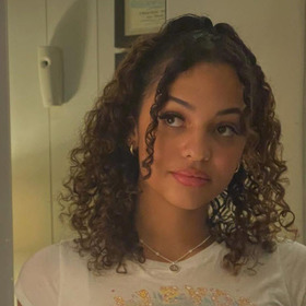 Victoria Mitchum’s headshot.