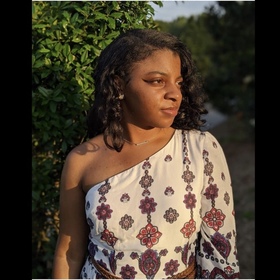 Nandi Thompson’s headshot.