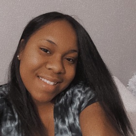 Imani Arnold’s headshot.