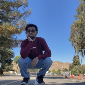 Karthik Varadharajan’s headshot.