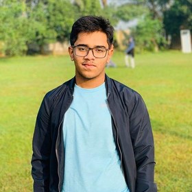 Dinyar Islam’s headshot.