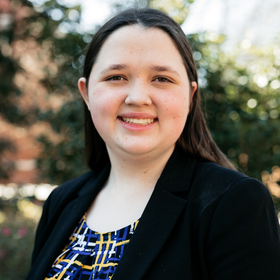 Allison Lloyd’s headshot.
