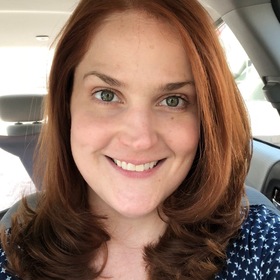 Gloria Lee’s headshot.