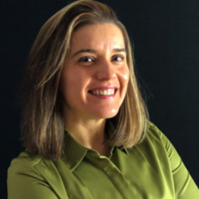 Claudia Scott’s headshot.