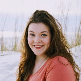 Elise Hunnemeyer’s headshot.