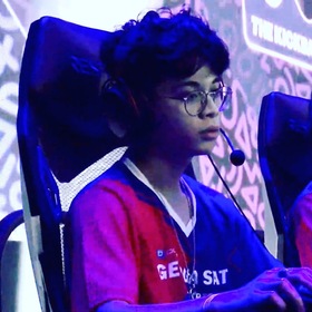 Hoang Tran’s headshot.