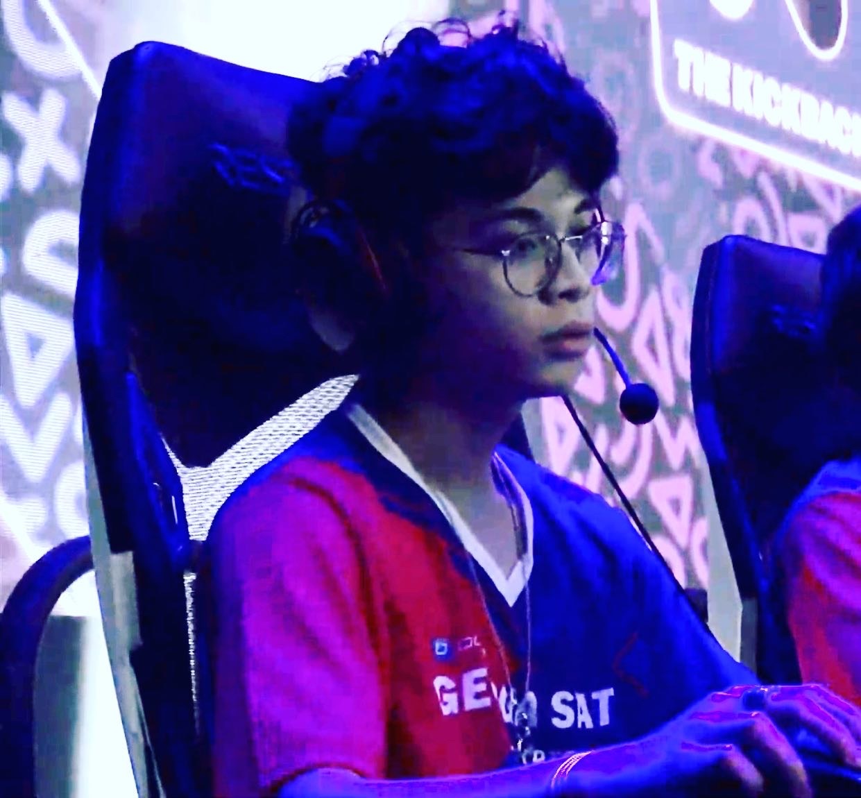 Placeholder headshot for Hoang Tran.