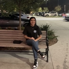 Lesby Lopez-Morales’ headshot.