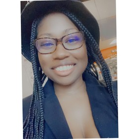 Kennesha Holder-Barrett’s headshot.