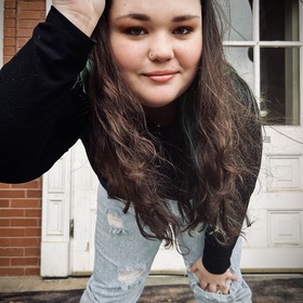 Victoria Revlett’s headshot.