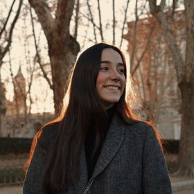 Sara Zangroniz Pombo’s headshot.